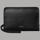 Pochette Calvin Klein nera con logo laminato stampato