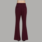Pantalone Relish Iussis color vino visto da dietro, con tasche a filetto e gamba svasata