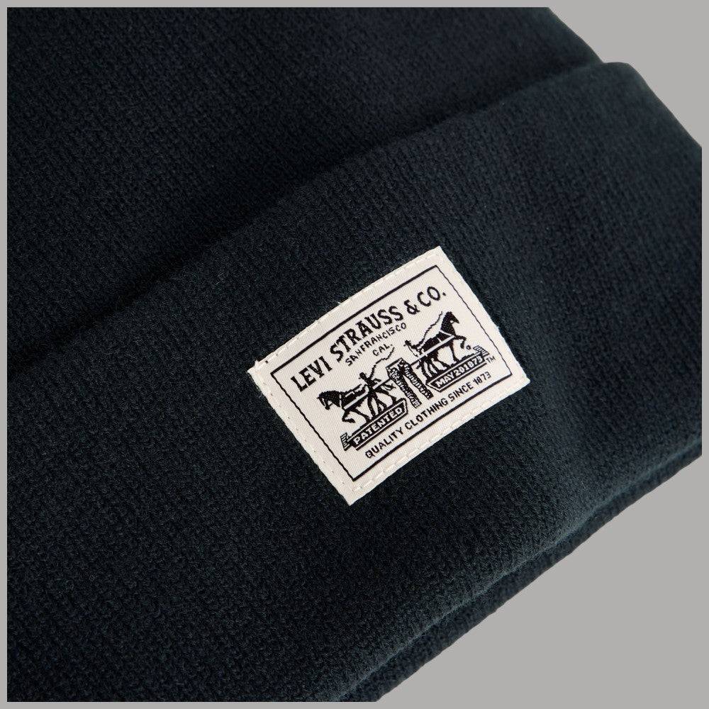 Berretto di maglia nero: etichetta Levi's Two-Horse Pull sul risvolto