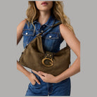 Borsa a spalla grande Guess Camden effetto suede