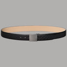 Calvin Klein cintura in pelle nera con fibbia a placca ed emblem logo, texture gommata, vista frontale