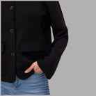 Vero Moda Giacca in modal nera con tasche frontali e texture liscia