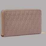 Portafoglio grande goffrato monogramma, zip dorata, vista laterale, marrone chiaro