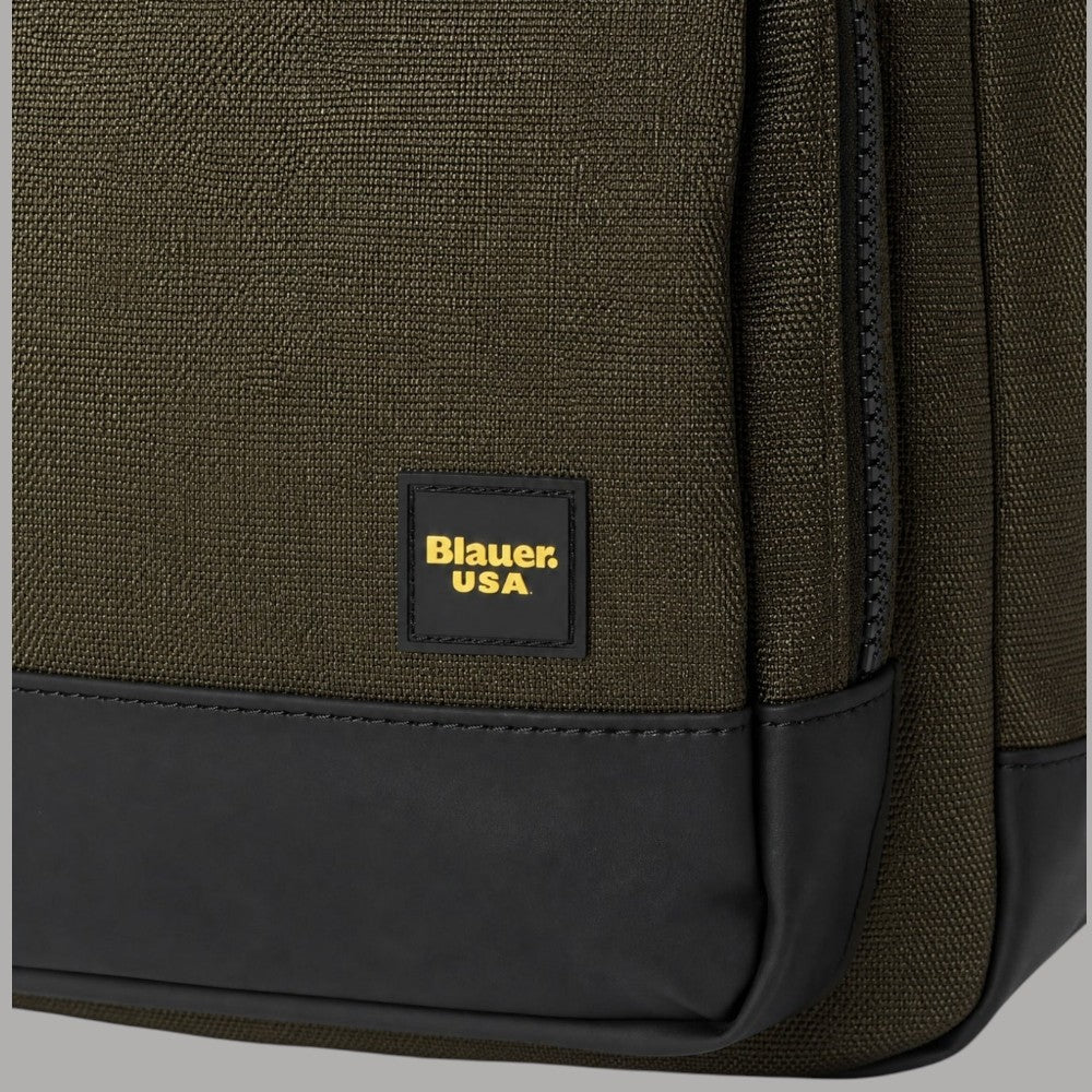 Blauer F6EAST01/ESS zaino in nylon verde militare con dettagli in pelle e logo frontale
