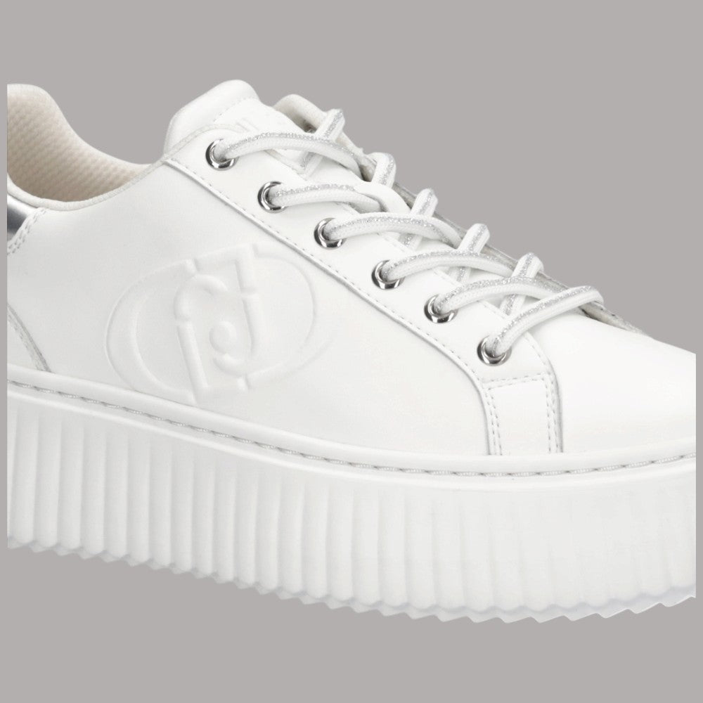 Sneaker bianche con maxi logo sul fianco e suola platform strutturata