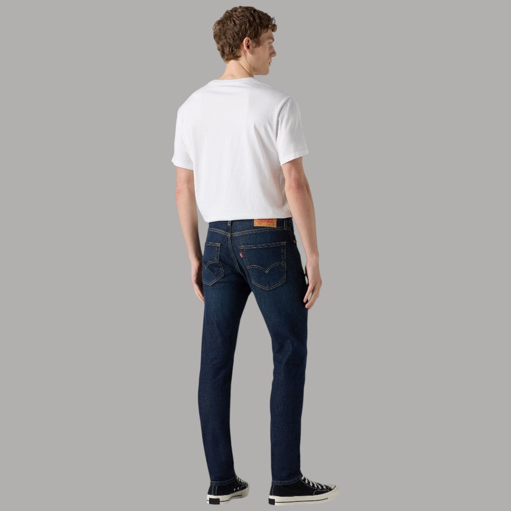 Levi's 512 Slim Taper Jeans blu scuro con cuciture contrastanti e dettagli ricami sul retro