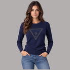 Maglione Guess con logo triangolo grande in tessuto blu, dettagli dorati e vestibilità regular