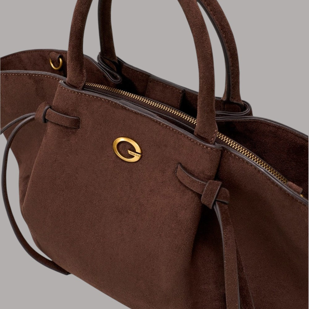 Borsa a mano Guess Allegra in suede marrone con tracolla removibile e dettaglio gold