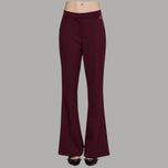 Pantalone Relish Iussis color vino, a vita alta con gamba svasata e tasche anteriori