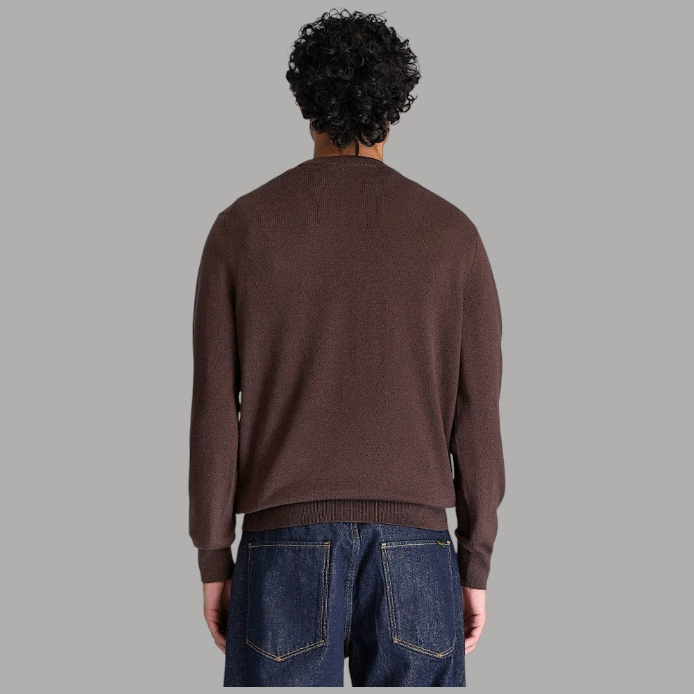 Maglione Timberland marrone visto da dietro, con polsini e orlo a costine