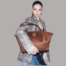Liu Jo grande tote bag in pelle marrone con dettaglio logo metallico gold