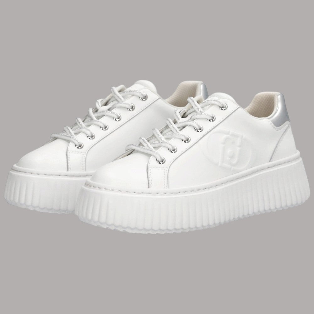 Sneaker platform bianche con lacci e maxi logo sul lato