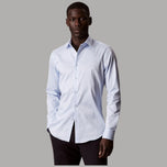 Calvin Klein camicia slim a righe in popelin blu e bianco con dettagli a contrasto