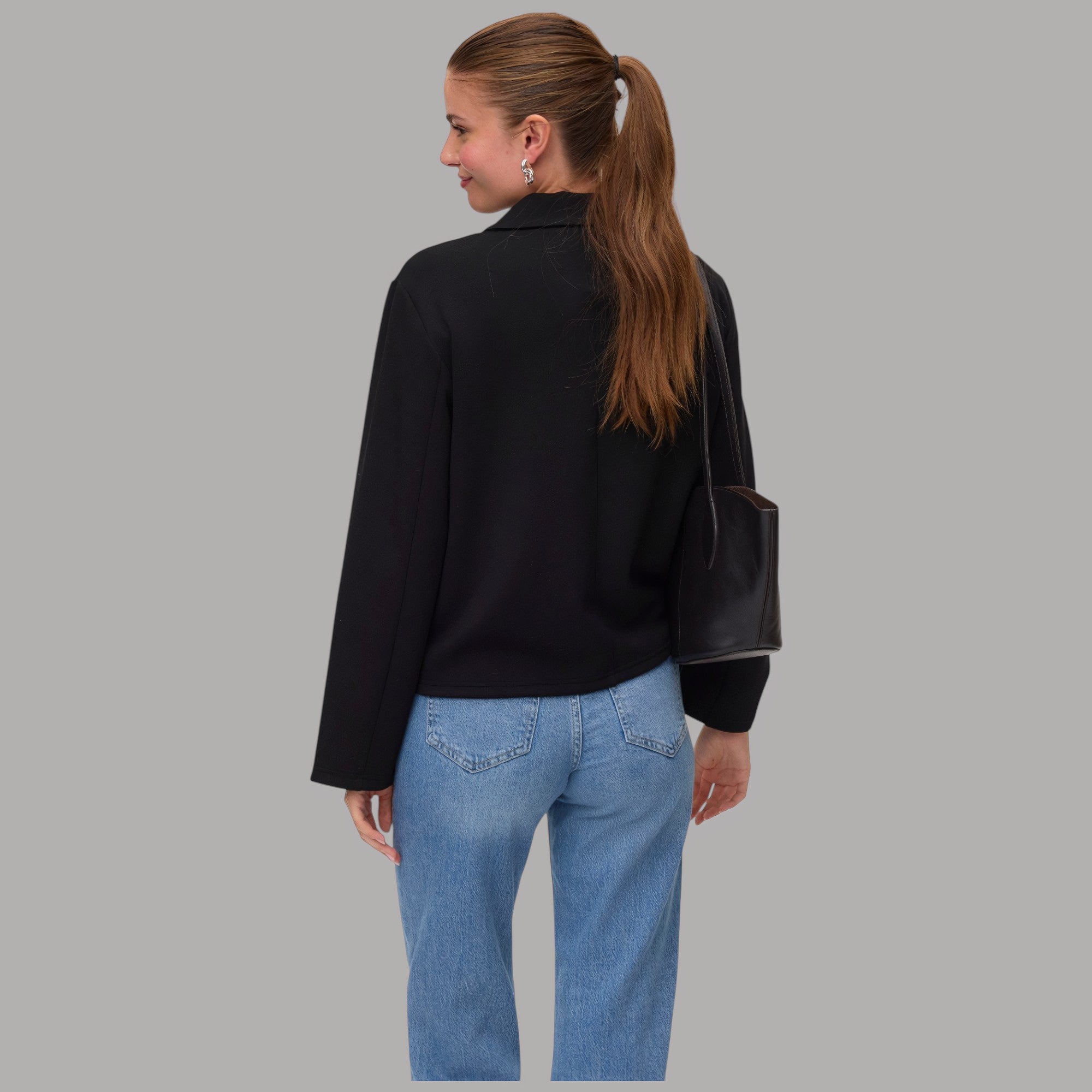 Vero Moda giacca in modal nera con tasche frontali vista laterale