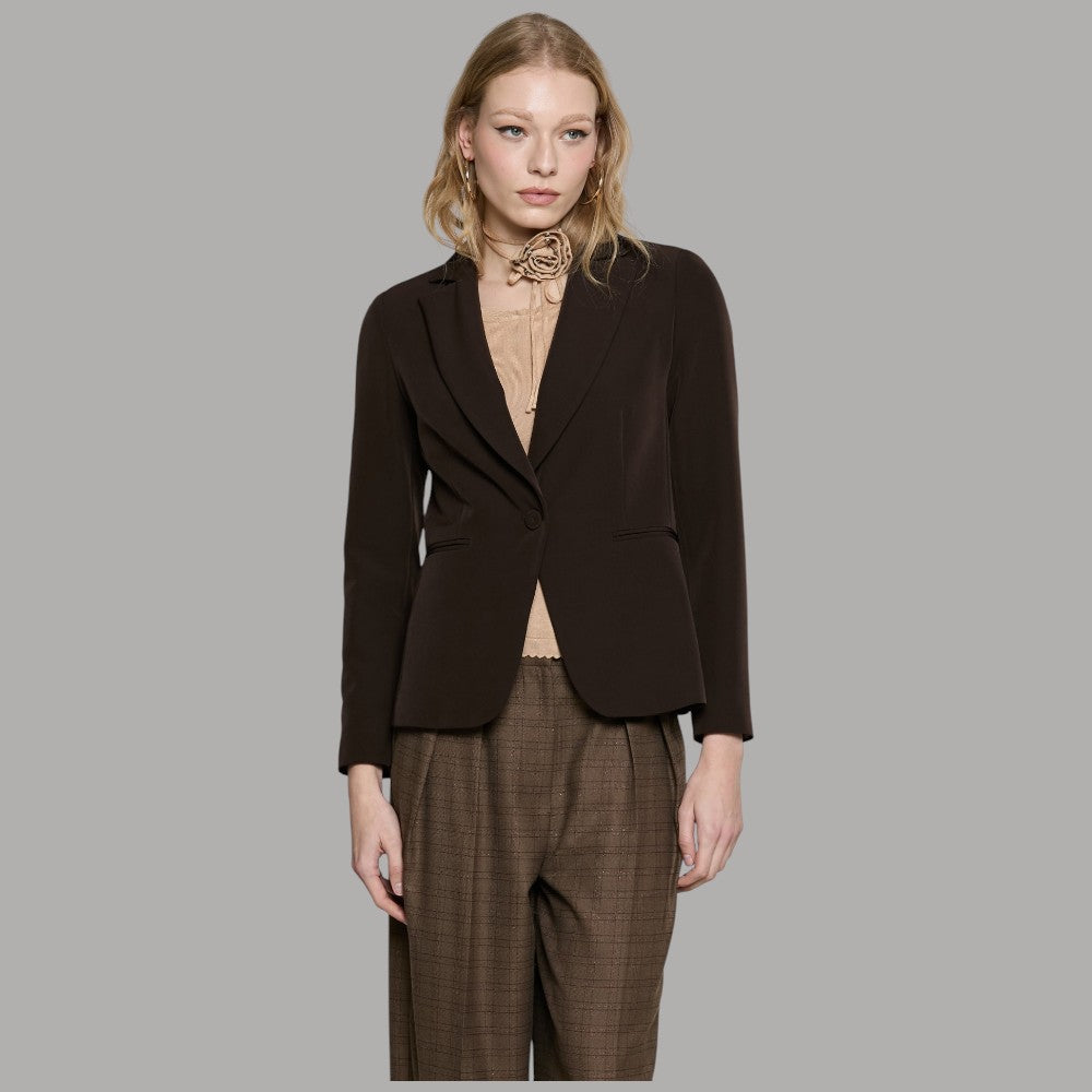 Giacca blazer marrone scuro a un bottone con tasche a filetto e rever