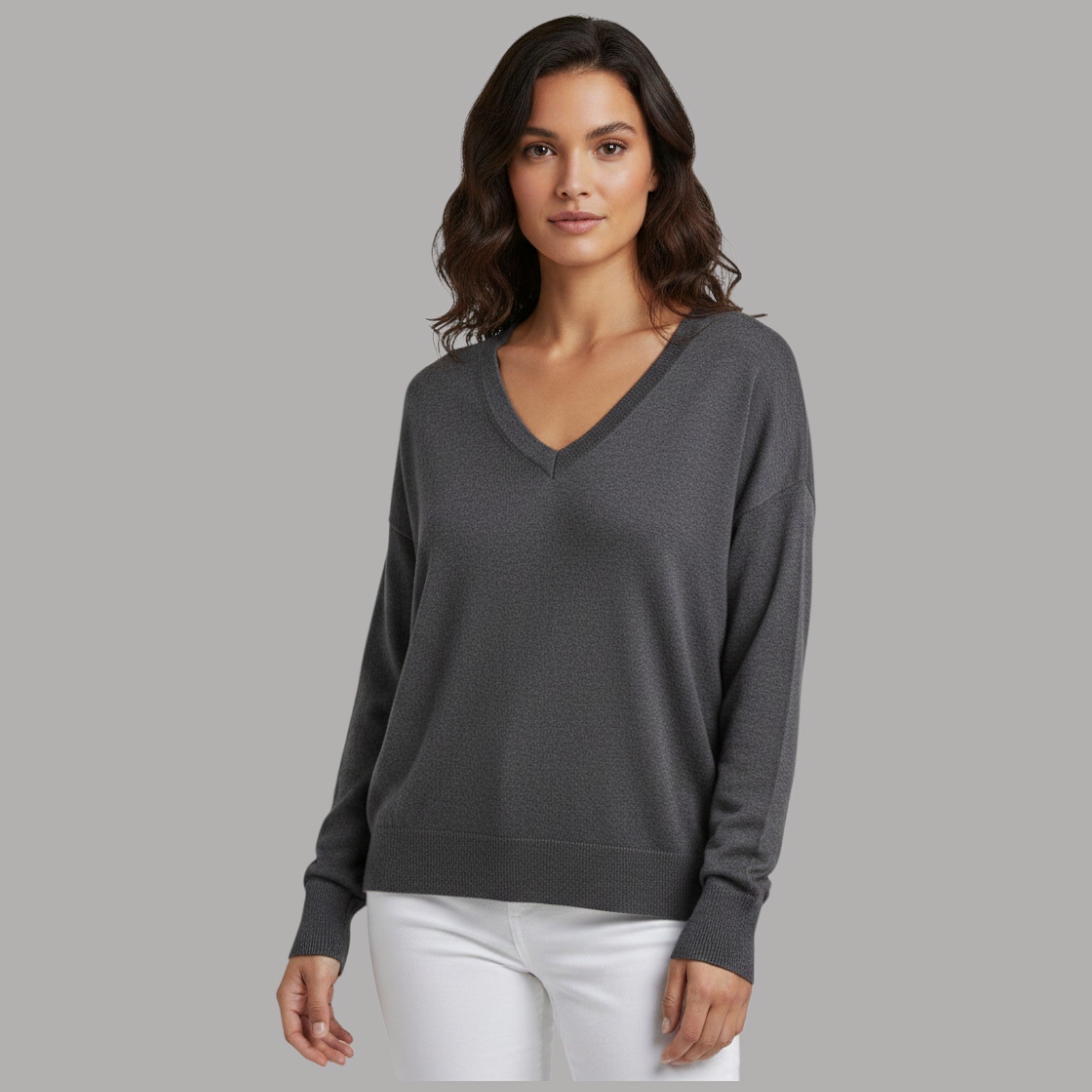 Vero Moda pullover scollo a V in misto lana grigio chiaro con texture morbida