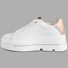 Sneakers YNot bianche con suola rialzata, pannello laterale oro-rosato e lacci