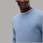 Pullover strutturato in cotone Tommy Hilfiger azzurro con logo frontale e texture piccola