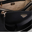 Borsa tote Guess Lorella nera con stampa 4G e accessorio