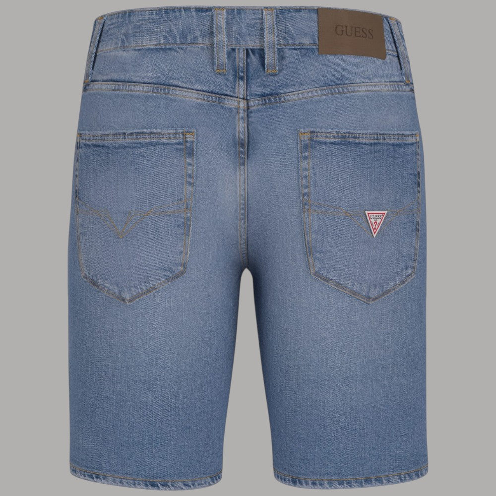 Bermuda in denim blu con tasche anteriori e logo triangolare sul taschino