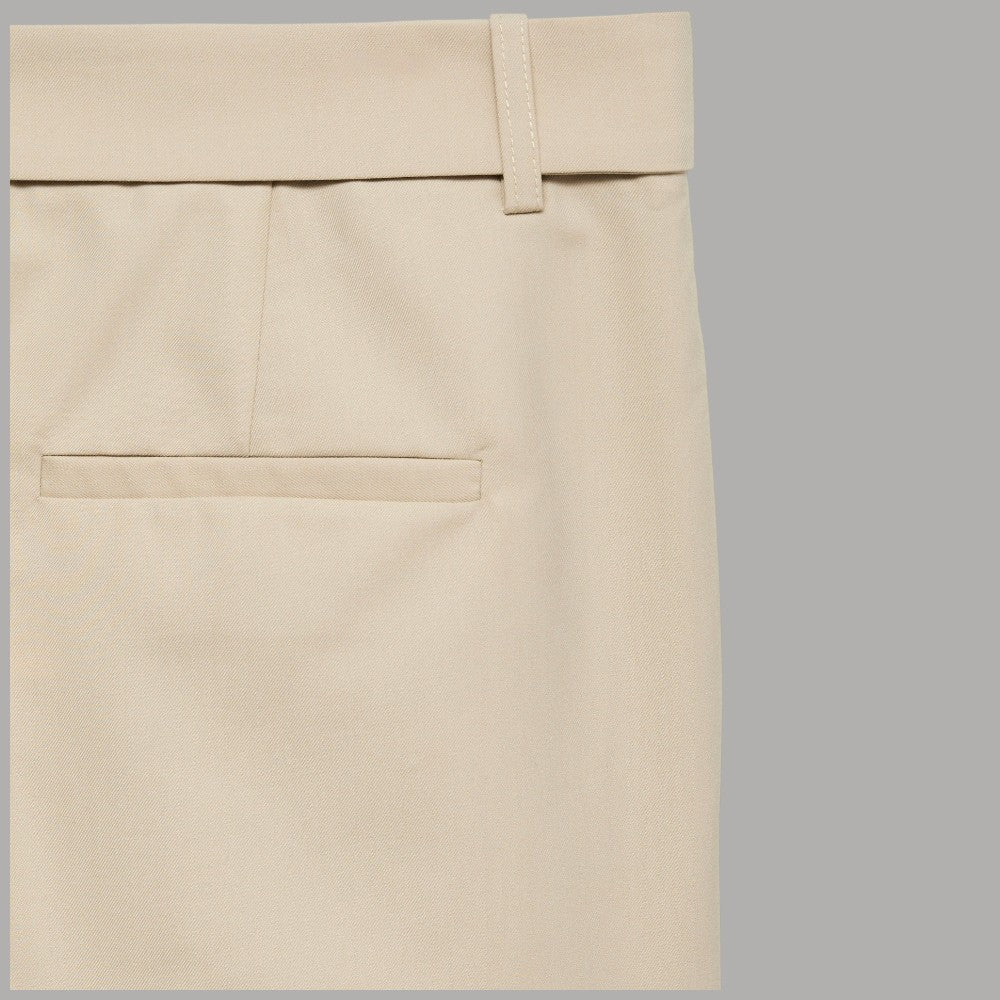 Pantaloncini bermuda beige a vita alta con pattina posteriore e passante cintura