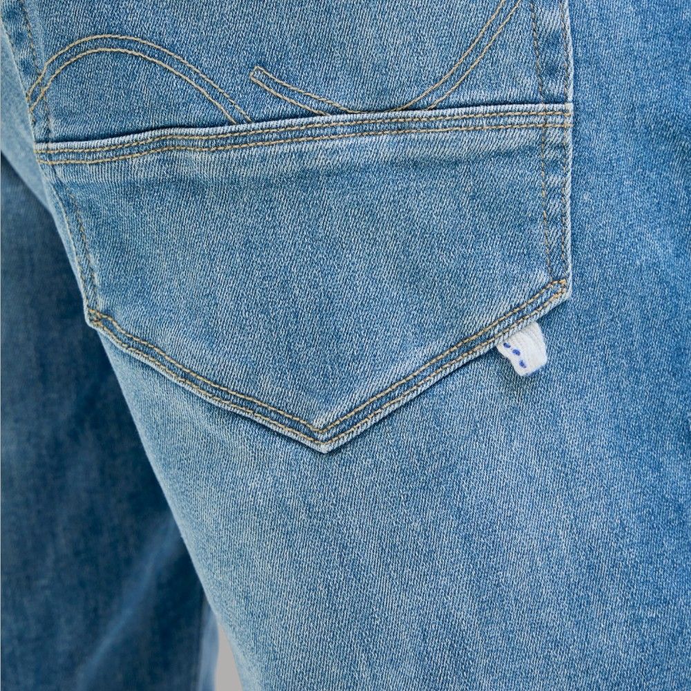 Bermuda in Denim Jack Jones con Effetto Vintage e Rotture - Prodotti di Classe