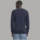 Pullover blu da uomo con scollo rotondo e vista posteriore, maniche lunghe