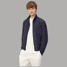 Bomber blu con zip frontale e colletto alto, con tasche sul davanti