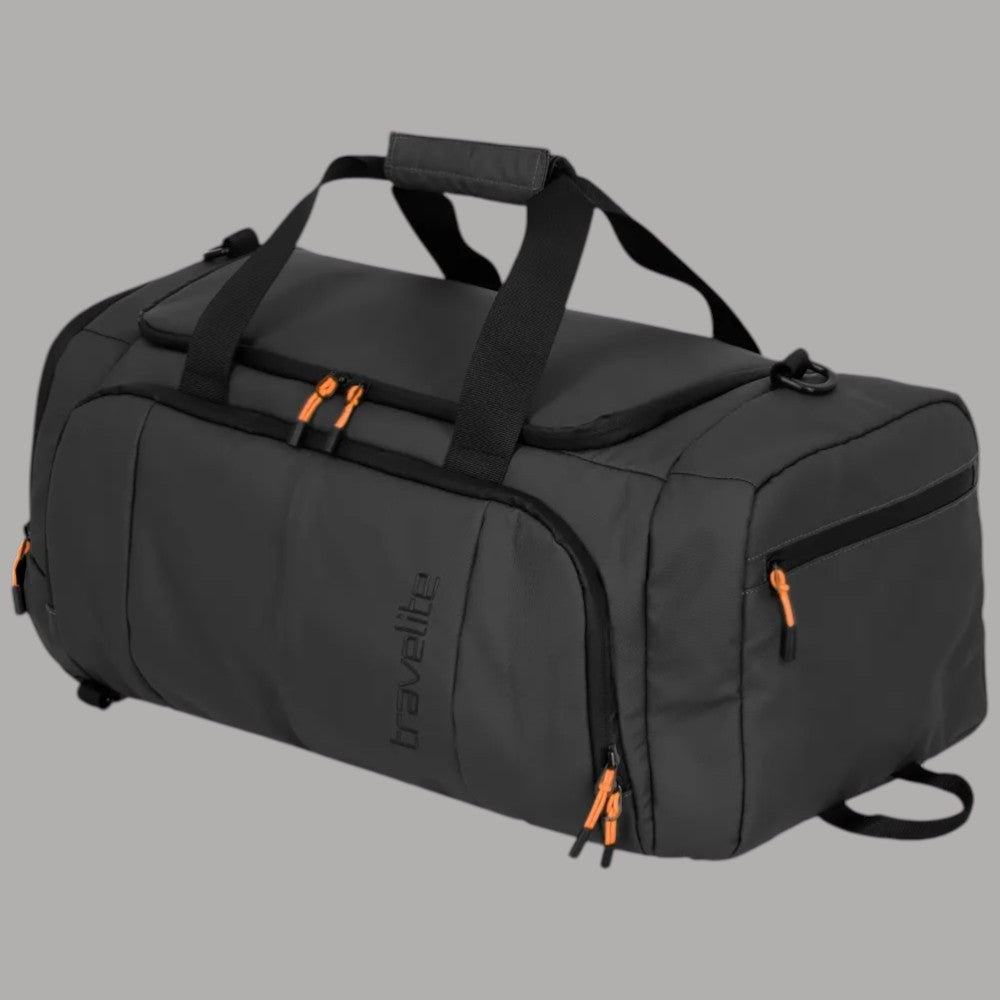 Borsa a zaino Travelite BRIIZE idrorepellente nera con tracolle e dettagli arancioni.