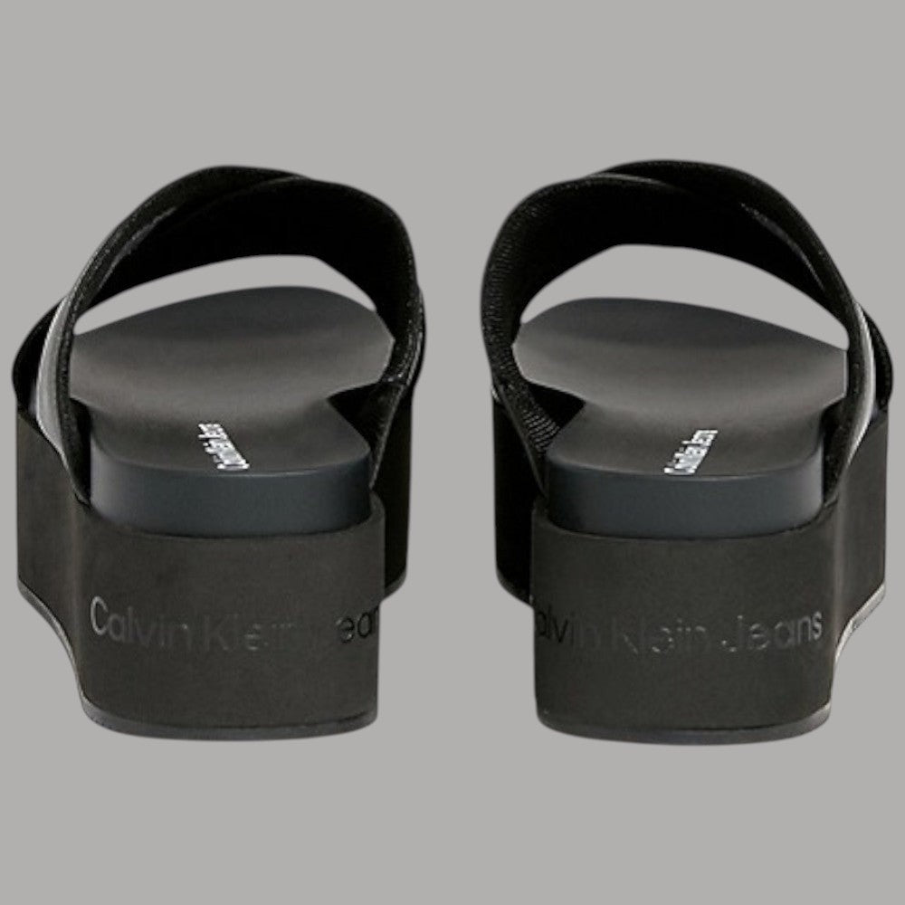 Sandalo flatform in pelle nera con fascia e logo, tacco alto