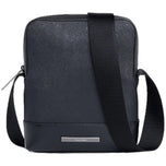 Tracolla Calvin Klein in similpelle nera con patta frontale e tracolla regolabile