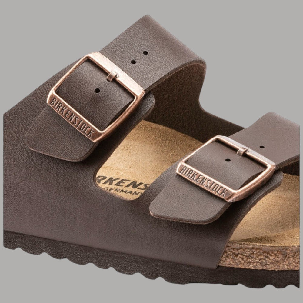 Ciabatte Birkenstock Arizona marrone: cinturini con fibbie e plantare in sughero