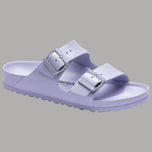 Ciabatte Birkenstock Arizona Eva viola chiaro, cinturino con fibbie e suola scanalata.