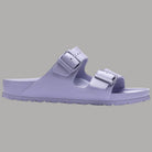 Ciabatte Birkenstock Arizona Eva viola chiaro, vista laterale con doppio cinturino e fibbie.