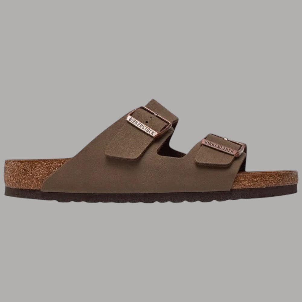 Ciabatte Birkenstock Arizona mocca con due fibbie, profilo laterale