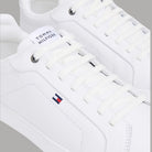 Eleganza e Comfort: Scarpe Tommy Hilfiger Bianche in Pelle - Prodotti di Classe
