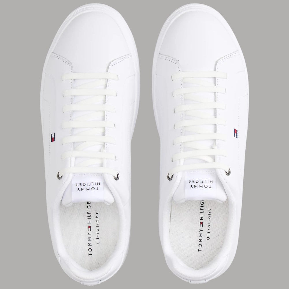 Eleganza e Comfort: Scarpe Tommy Hilfiger Bianche in Pelle - Prodotti di Classe
