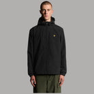 Giacca Lyle & Scott Antivento con Cappuccio e Tasca Interna - Prodotti di Classe