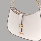 Guess Borsa a Spalla Carrie in Similpelle con Logo e Zip dorata - Prodotti di Classe