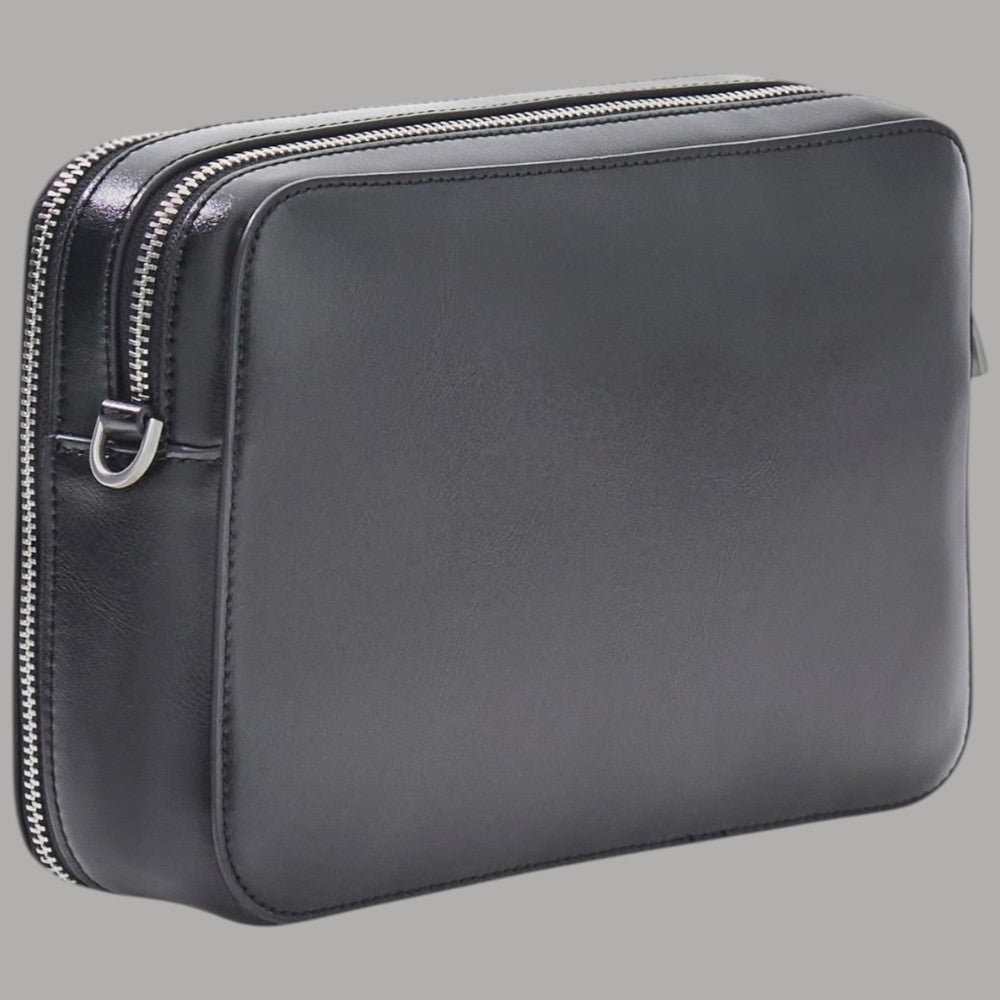 Guess Borsello Uomo Torino: Pochette Tracolla Elegante in Similpelle - Prodotti di Classe