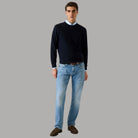 Maglione uomo Guess blu scuro con girocollo a coste e maniche lunghe