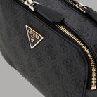 Borsa mini Guess Noelle nera: zip dorata e logo triangolare metallico