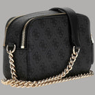 Borsa mini tracolla Guess Noelle nera con finiture dorate e catena decorativa