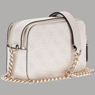Borsa mini tracolla Guess Noelle crema con tracolla a catena e profilo imbastito