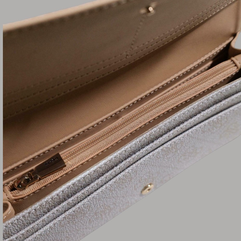 Guess Portafoglio Donna Laurel 4G, Eleganza e Funzionalità - Prodotti di Classe