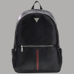 Zaino Guess nero tondo in similpelle con chiusura zip e dettaglio rosso/nero