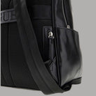 Guess Zaino Torino Nero: Eleganza in Similpelle con Tasche Multiple - Prodotti di Classe