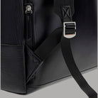 Guess Zaino da Uomo Milano in Similpelle con Charm e Logo Triangolo - Prodotti di Classe