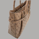 Guess borsa a mano Yesba latte con tracolla e logo dorato - Prodotti di Classe