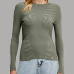 Maglione Guess verde a coste, scollo rotondo e maniche lunghe, davanti a rilievo